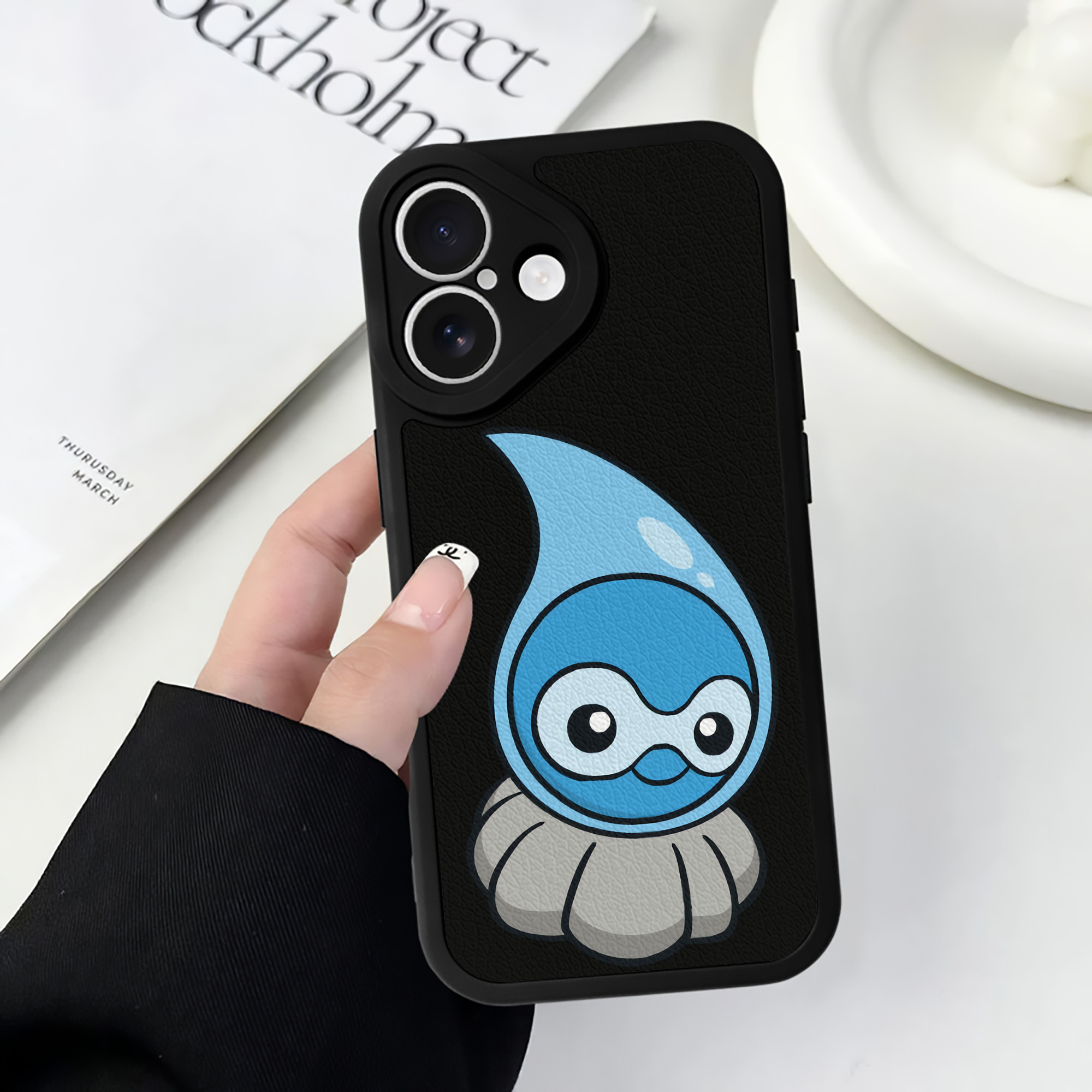 （画像用） ポケットモンスター Pokémon 【iPhone 16シリーズ対応】シリコンスマホケース（レザー調） 材質：シリコン